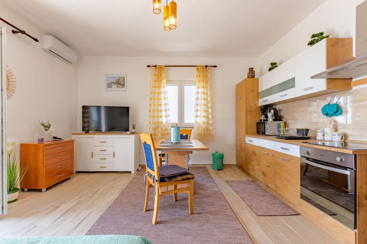 Mare-More Studio W Balcony And Beach Front And View 자다르 외부 사진