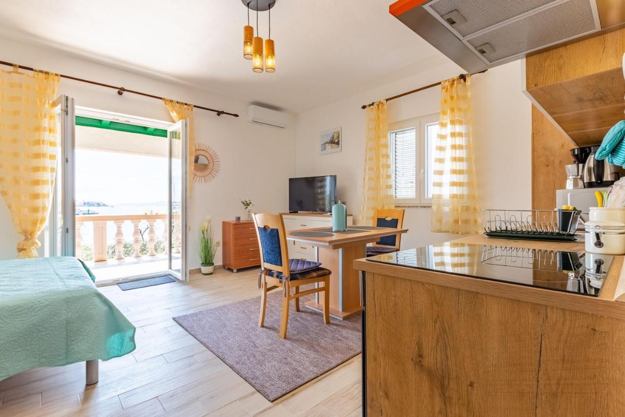 Mare-More Studio W Balcony And Beach Front And View 자다르 외부 사진