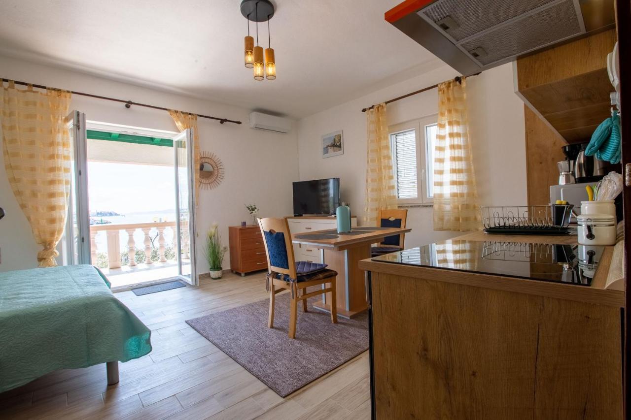 Mare-More Studio W Balcony And Beach Front And View 자다르 외부 사진