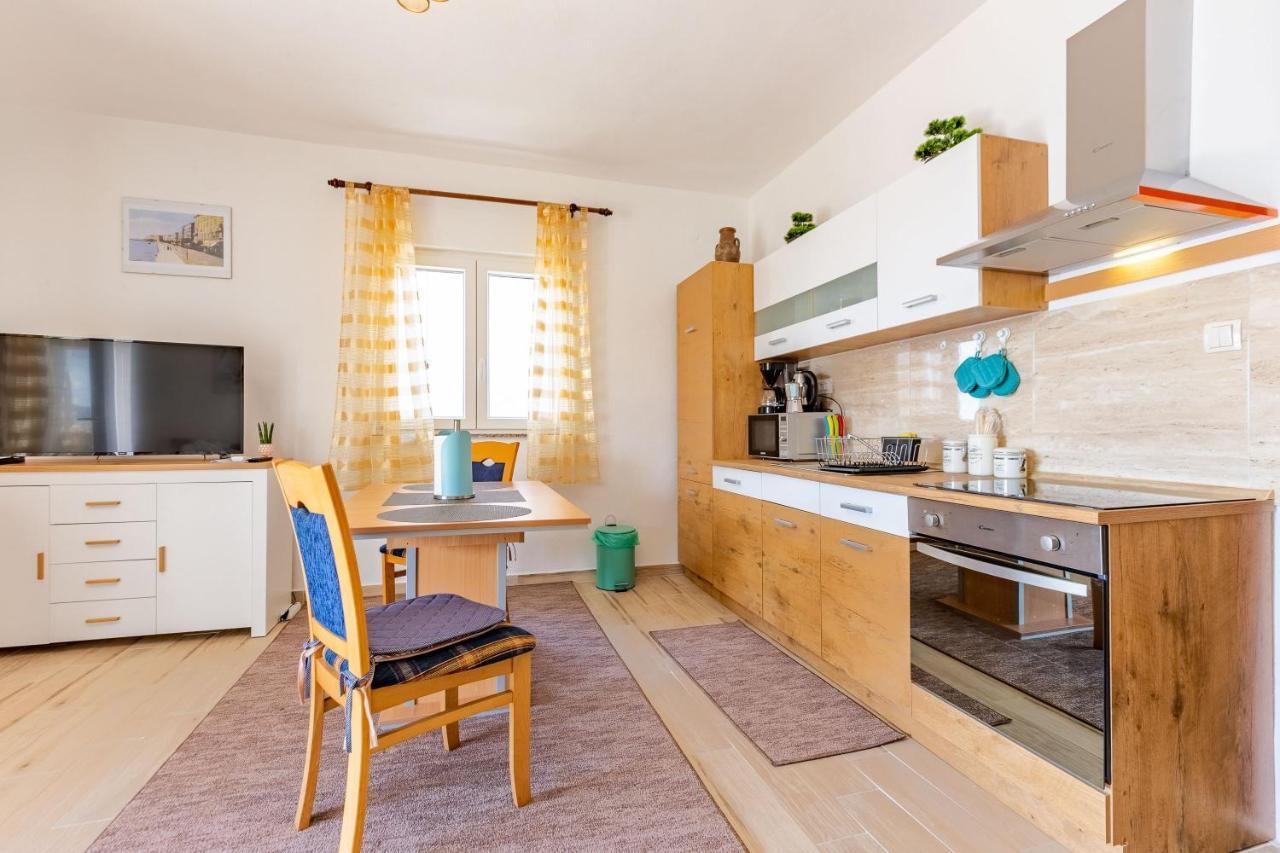Mare-More Studio W Balcony And Beach Front And View 자다르 외부 사진