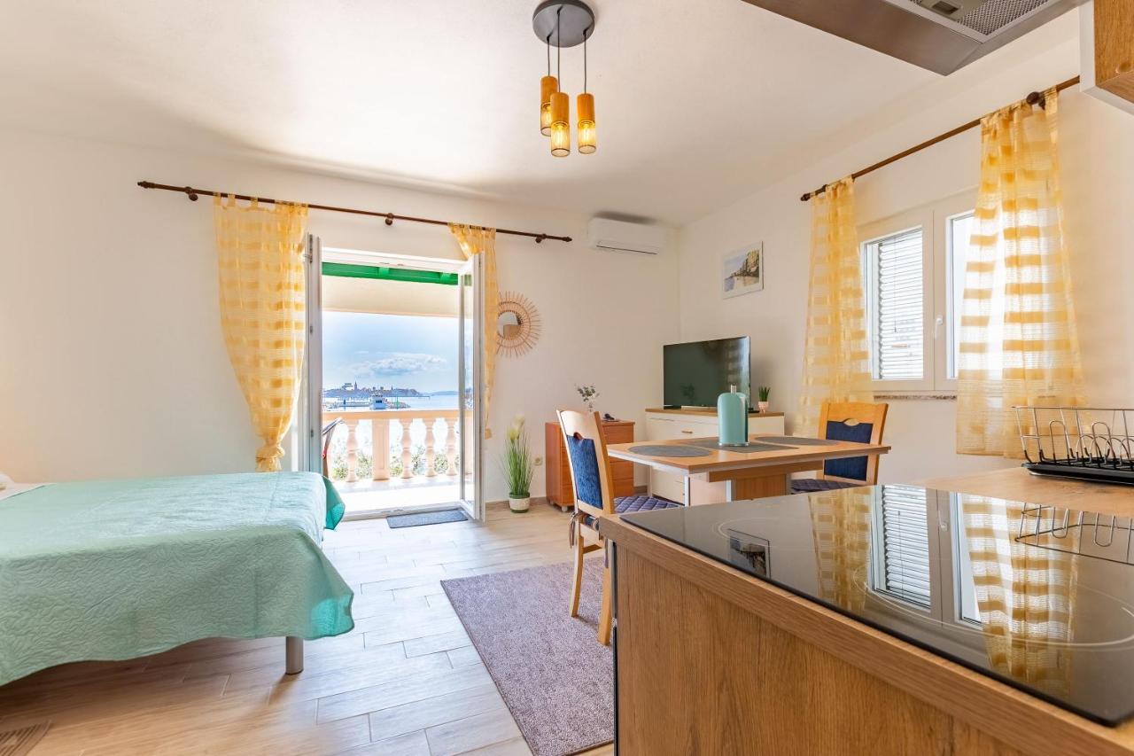 Mare-More Studio W Balcony And Beach Front And View 자다르 외부 사진